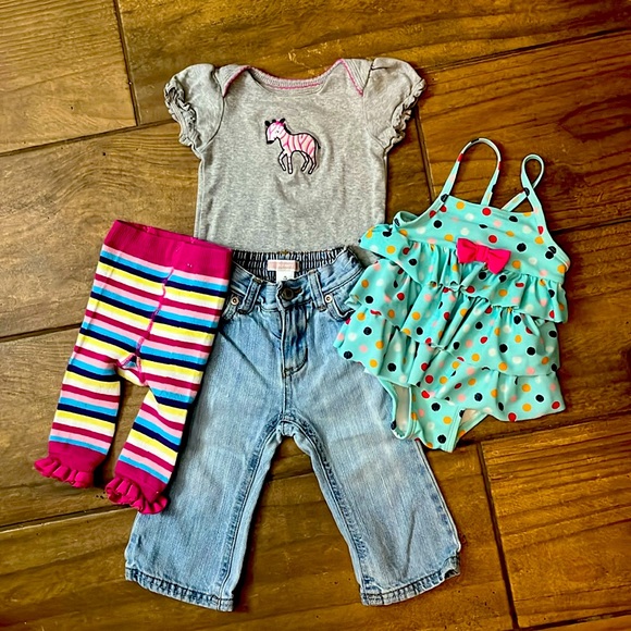 LOT OF INFANT GIRL CLOTHING : SIZE 6-12 MONTHS - Picture 1 of 8